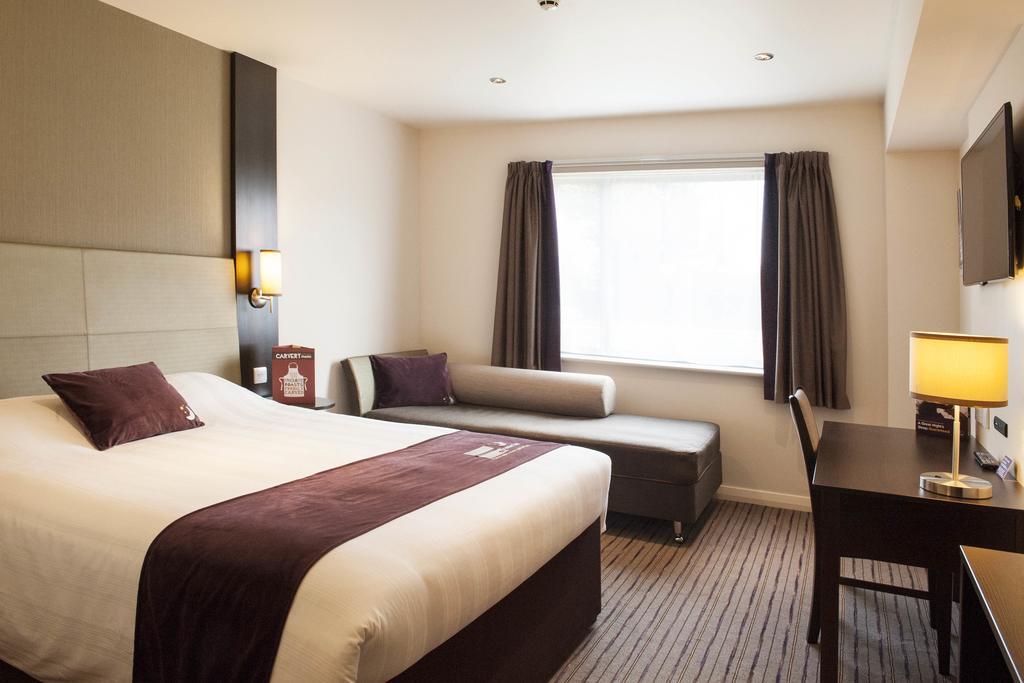 Premier Inn Southampton City Centre Exterior photo